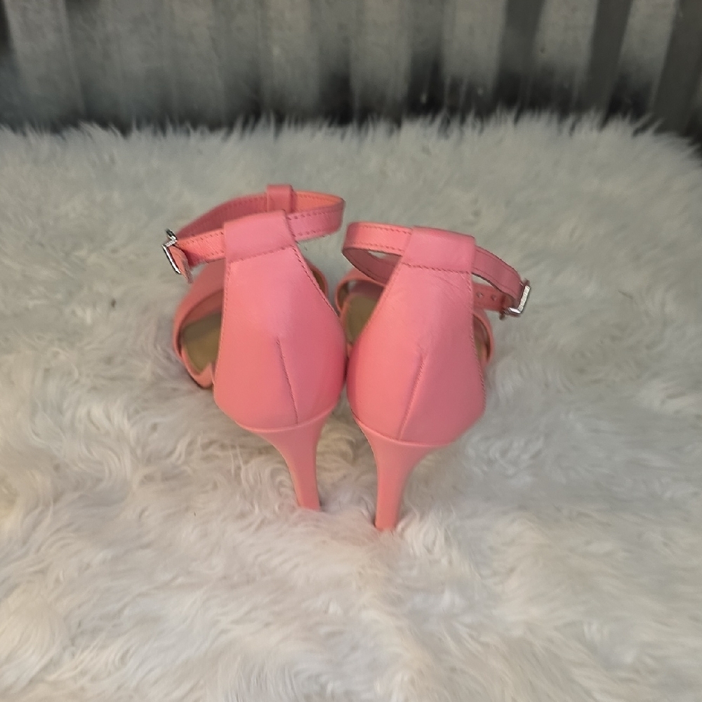 ANTONIO MELANI Pink T-Strap Heels - Picture 3 of 7